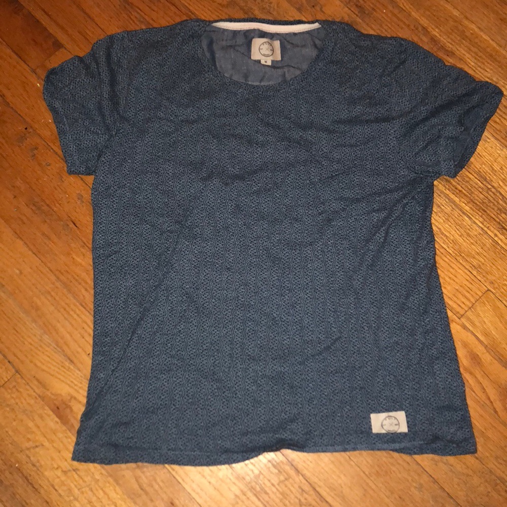 SUIT est 2004 apparel men’s medium t shirt